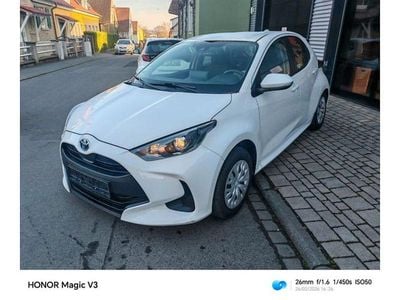 Gebraucht Toyota Yaris Hybrid Business Edition 116 PS (85 kW) 2022 Weiß Kleinwagen