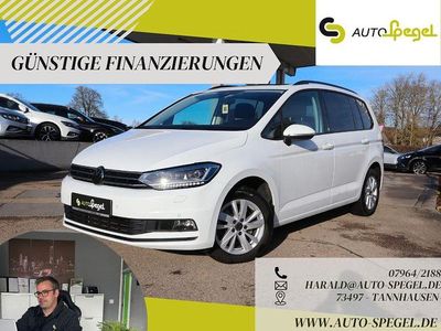 Pure white Gebraucht 2023 VW Touran Comfortline Van / Kleinbus | 31.990 € (Fairer Preis)