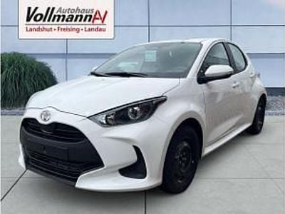 Neu Toyota Yaris Hybrid Comfort 116 PS (85 kW) 2025 Weiß Kleinwagen