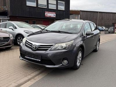 Gebraucht Toyota Avensis Life 147 PS (108 kW) 2012 Grau Kombi