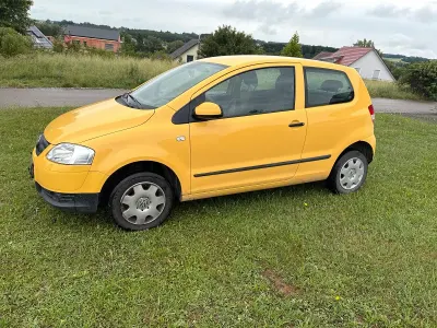 Gebraucht VW Fox 56 PS (41 kW) 2006 Gelb Kleinwagen