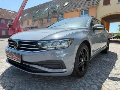 Gebraucht VW Passat Conceptline 150 PS (110 kW) 2022 Mondsteingrau Kombi