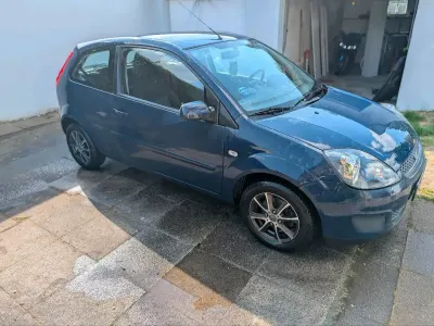 Gebraucht Ford Fiesta Style 60 PS (44 kW) 2008 Blau Kleinwagen