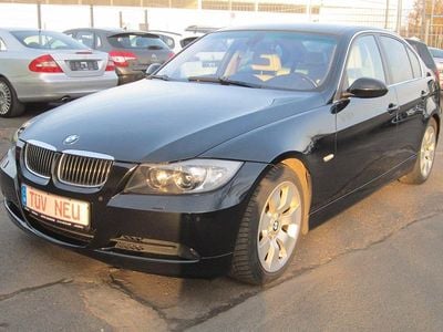 Gebraucht BMW 325 Sport Line 218 PS (160 kW) 2006 Schwarz Limousine