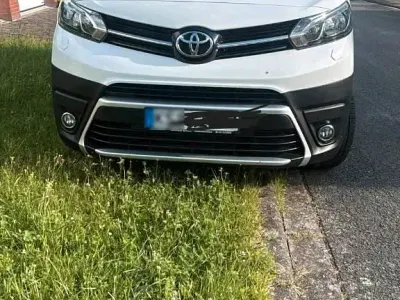 Gebraucht Toyota Proace 122 PS (89 kW) 2020 Weiß Van / Kleinbus