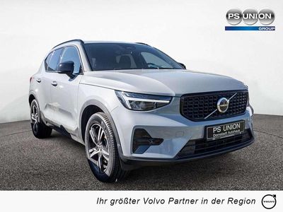 Neu Volvo XC40 Plus 163 PS (119 kW) 2025 Vapour grey SUV