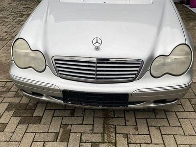 Mercedes C200