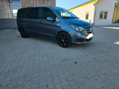 Gebraucht Mercedes V220 163 PS (119 kW) 2016 Grau Van / Kleinbus