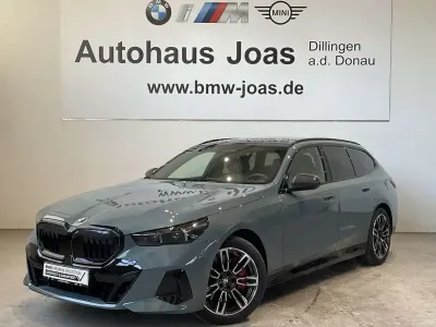 Gebraucht BMW 540 M Sport 303 PS (222 kW) 2025 Cape york grün Kombi