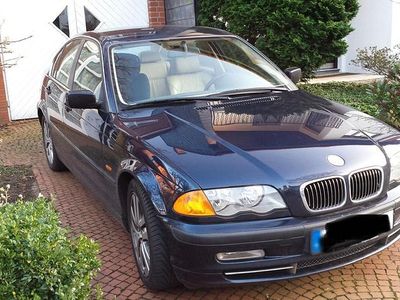 Używany BMW 330 231 KM (169 kW) 2000 Niebieski Sedan/Limuzyna