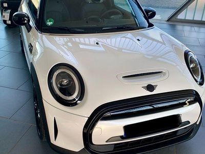 Second-hand Mini Cooper SE 135 kW (184 CP) 2023 Alb Hatchback