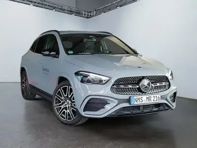 Gebraucht Mercedes GLA180 AMG 136 PS (100 kW) 2026 Grau SUV