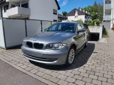 Gebraucht BMW 116 122 PS (89 kW) 2009 Grau Kleinwagen