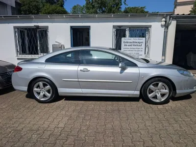 Gebraucht Peugeot 407 Coupe Platinum 163 PS (119 kW) 2006 Aluminiumgrau/meta Coupé