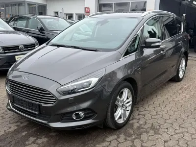 Używany Ford S-MAX Titanium 160 KM (117 kW) 2018 Szary Minivan