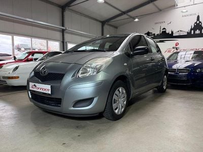 Gebraucht Toyota Yaris 69 PS (50 kW) 2009 Silber Kleinwagen