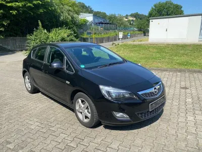 Gebraucht Opel Astra Sport 120 PS (88 kW) 2011 Schwarz Limousine