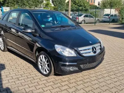 Gebraucht Mercedes B200 Sport 136 PS (100 kW) 2010 Schwarz Van / Kleinbus