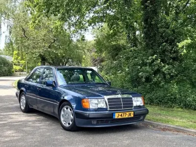 Gebraucht Mercedes E500 326 PS (239 kW) 1993 Blau Limousine