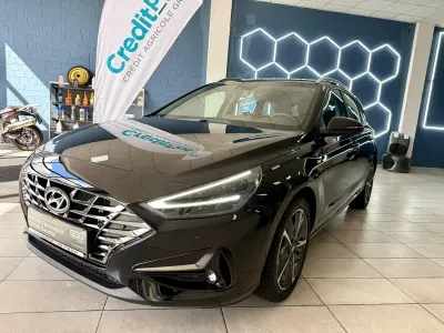 Gebraucht Hyundai i30 Trend 120 PS (88 kW) 2023 Schwarz Kombi