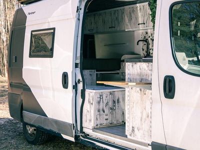 Second-hand Citroën Jumper 131 CP (96 kW) 2009 Alb Monovolum