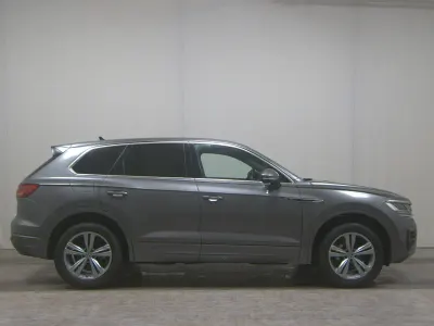 Gebraucht VW Touareg R-line 231 PS (169 kW) 2022 Grau SUV