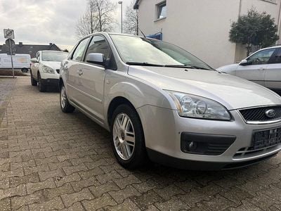 Gebraucht Ford Focus 116 PS (85 kW) 2005 Silber Limousine