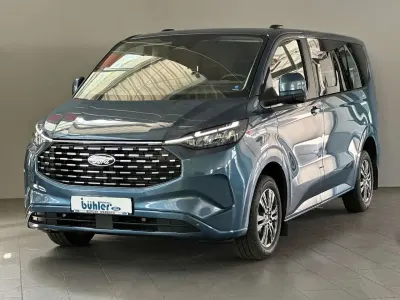 Gebraucht Ford Tourneo Titanium 232 PS (170 kW) 2025 Chromablau metallic Van / Kleinbus