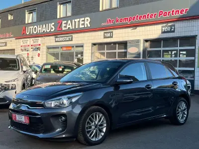 Używany Kia Rio DREAM-TEAM Edition 84 KM (61 kW) 2020 Szary Sedan/Limuzyna