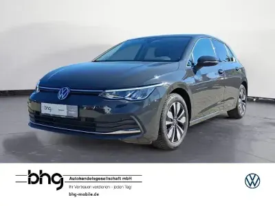 Gebraucht VW Golf VIII Life 150 PS (110 kW) 2024 Grau Limousine
