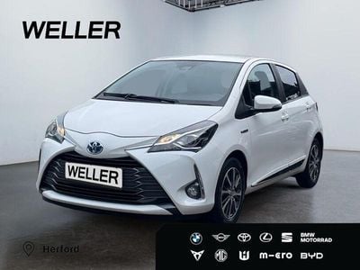 Gebraucht Toyota Yaris Hybrid Club 101 PS (74 kW) 2019 Weiß Kleinwagen