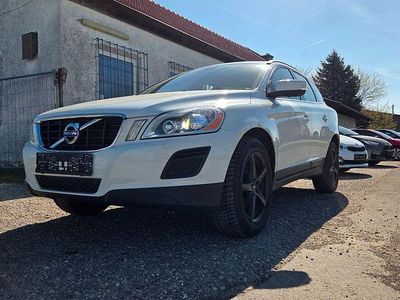 Gebraucht Volvo XC60 Momentum 163 PS (119 kW) 2010 Weiß SUV