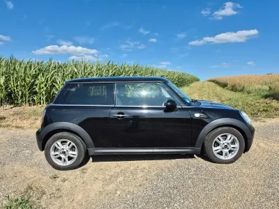 Gebraucht Mini ONE 98 PS (72 kW) 2010 Schwarz Kleinwagen