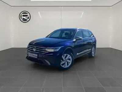 Usado VW Tiguan Allspace Life 150 HP (110 kW) 2022 Azul SUV