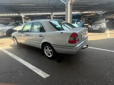 Gebraucht Mercedes C180 Avantgarde 122 PS (89 kW) 1997 Silber Limousine