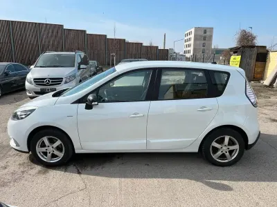 Używany Renault Scénic III LIMITED 110 KM (80 kW) 2016 Biały Minivan