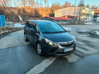 Grau Gebraucht 2012 Opel Zafira Van / Kleinbus | 4.900 € (Guter Preis)