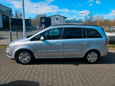 Usata Opel Zafira 140 CV (102 kW) 2005 Argento Monovolume