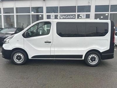Second-hand Renault Trafic Authentique 105 CP (77 kW) 2018 Alb Monovolum