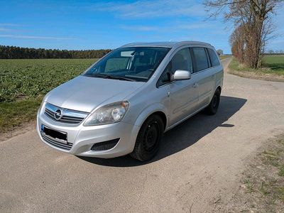 Gebraucht Opel Zafira 120 PS (88 kW) 2010 Silber Van / Kleinbus