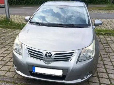 Gebraucht Toyota Avensis Sol 147 PS (108 kW) 2009 Silber Limousine