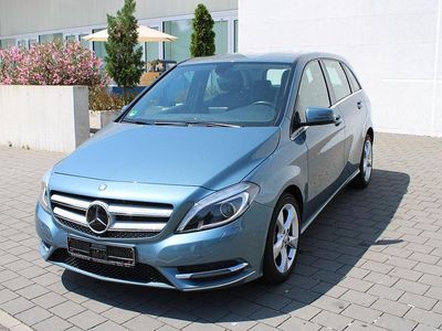 Blau Gebraucht 2013 Mercedes B200 Sport Van / Kleinbus | 12.900 € (Fairer Preis)