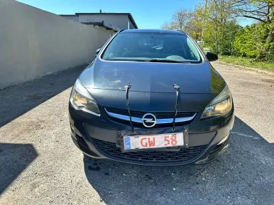 Używany Opel Astra Selection 101 KM (74 kW) 2015 Kombi