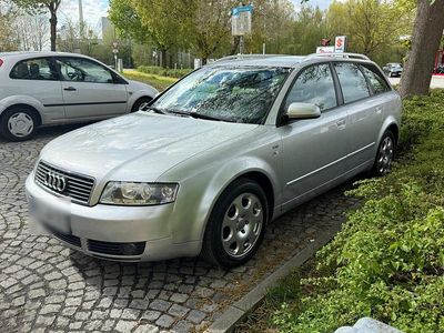 Second-hand Audi A4 105 CP (77 kW) 2004 Gri Hatchback