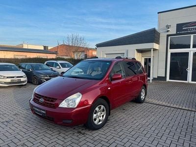 Rot Gebraucht 2009 Kia Carnival Van / Kleinbus | 2.990 € (Etwas zu teuer)
