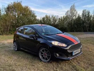 Gebraucht Ford Fiesta SYNC Edition 101 PS (74 kW) 2014 Schwarz Kleinwagen
