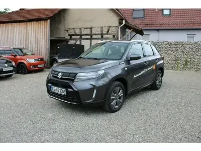 Usado Suzuki Vitara Club 129 HP (94 kW) 2025 Cinzento SUV