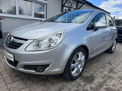 Używany Opel Corsa Edition 90 KM (66 kW) 2007 Srebrny Hatchback
