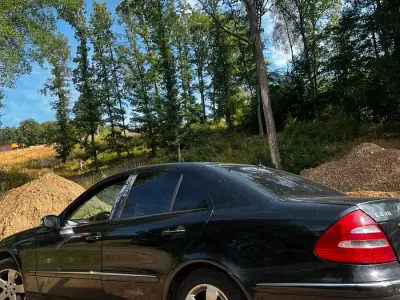 Gebraucht Mercedes E240 177 PS (130 kW) 2003 Schwarz Limousine
