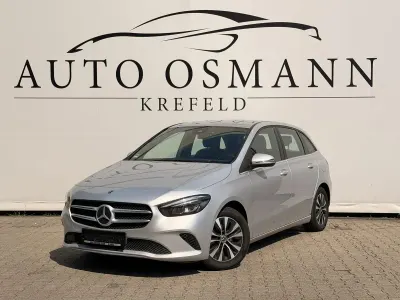 Gebraucht Mercedes B180 Style 116 PS (85 kW) 2019 Iridiumsilber  metalliclack Kleinwagen
